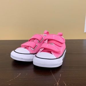 Toddler Pink Converse Chuck Taylors